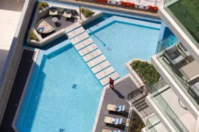 Urban Oasis - Infinity Pool - 8 min drive Dubai Mall 2BR - View